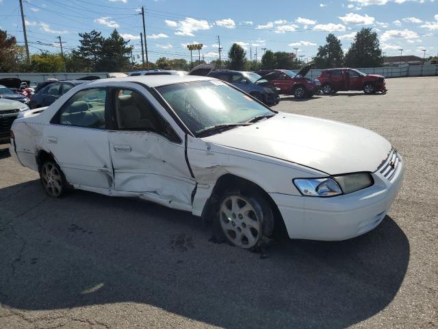 JT2BF22K9X0191616 - 1999 TOYOTA CAMRY LE WHITE photo 4