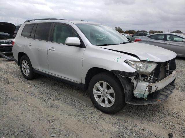 5TDBK3EH3DS235286 - 2013 TOYOTA HIGHLANDER BASE ვერცხლისფერი ფოტო 4
