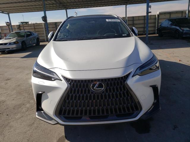 JTJHKCEZ5N5003392 - 2022 LEXUS NX 350H WHITE photo 5