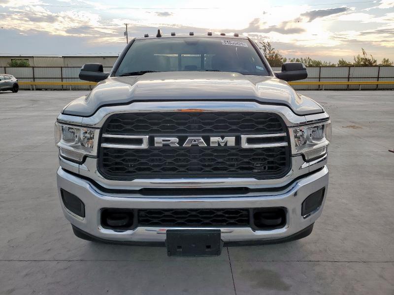 3C6UR5CL7NG324289 - 2022 RAM 2500 TRADESMAN رمادي صورة 5