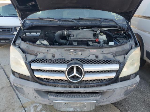 WD3PE7CC0B5549230 - 2011 MERCEDES-BENZ SPRINTER 2500 BLACK photo 12