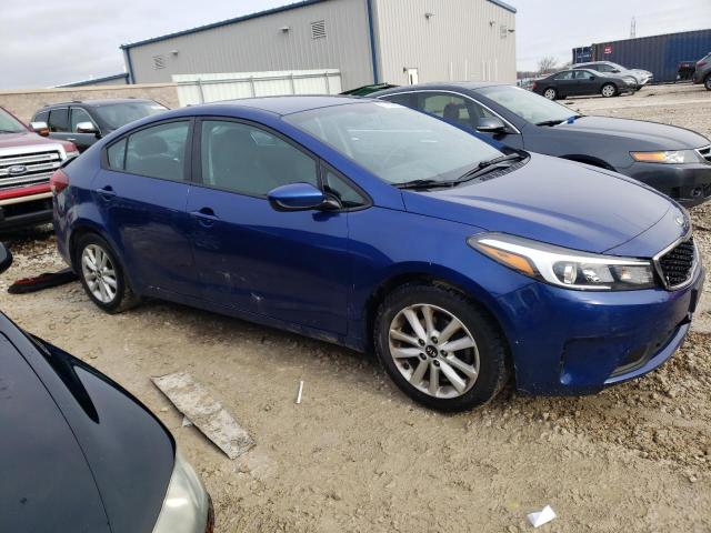 3KPFL4A70HE100655 - 2017 KIA FORTE LX BLUE photo 4