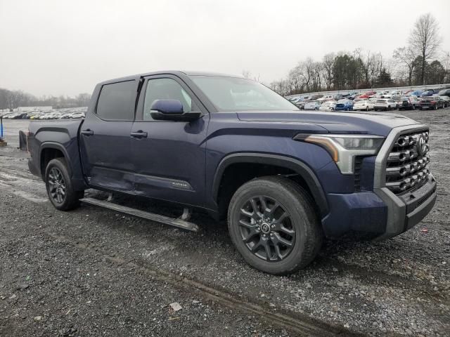 5TFNA5DB3NX001590 - 2022 TOYOTA TUNDRA CREWMAX PLATINUM Blau Foto 4