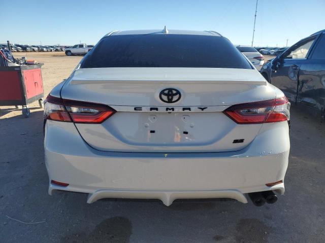 4T1G11AK0RU202954 - 2024 TOYOTA CAMRY SE NIGHT SHADE WHITE photo 6
