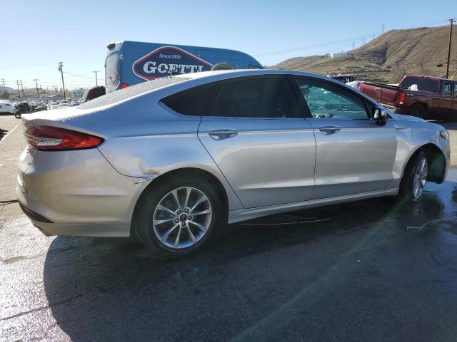 3FA6P0H70HR360832 - 2017 FORD FUSION SE SILVER photo 3