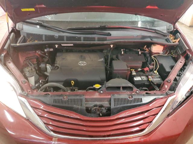 5TDKK3DC6FS551371 - 2015 TOYOTA SIENNA LE RED photo 12