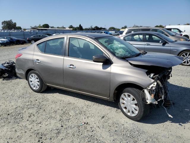 3N1CN7AP3FL931836 - 2015 NISSAN VERSA S GRAY photo 4