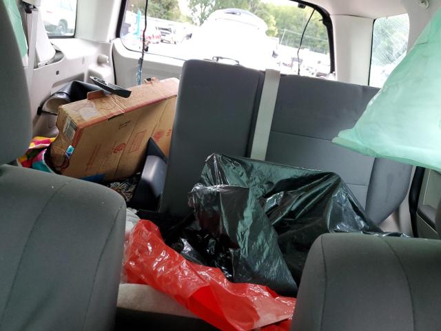 1FMCU0C7XCKB81414 - 2012 FORD ESCAPE XLS 银色 照片 10