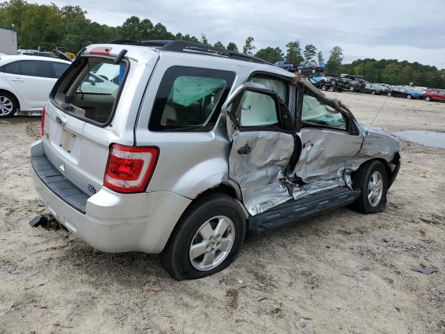 1FMCU0C7XCKB81414 - 2012 FORD ESCAPE XLS 银色 照片 3