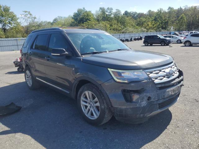 1FM5K8D8XJGC60179 - 2018 FORD EXPLORER XLT رمادي صورة 4