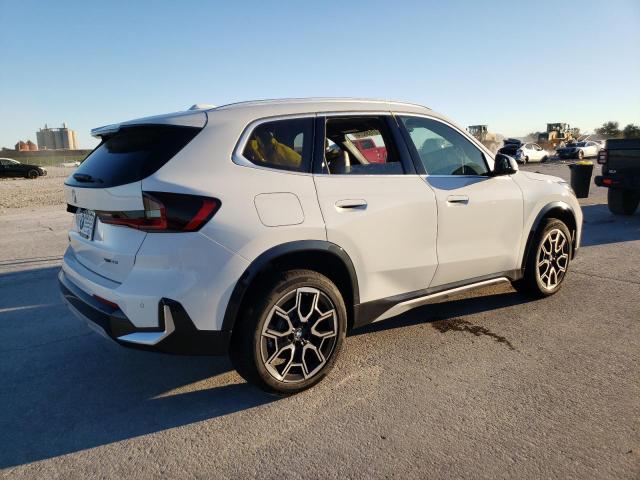 WBX73EF00R5Z81878 - 2024 BMW X1 XDRIVE28I WHITE photo 3
