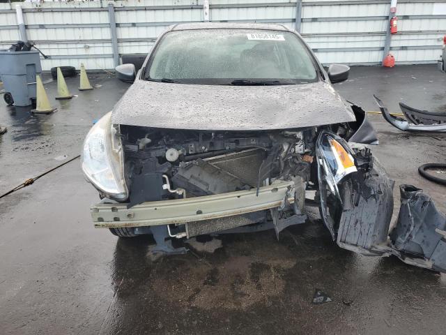 3N1CN7AP2GL879293 - 2016 NISSAN VERSA S 灰色 照片 5