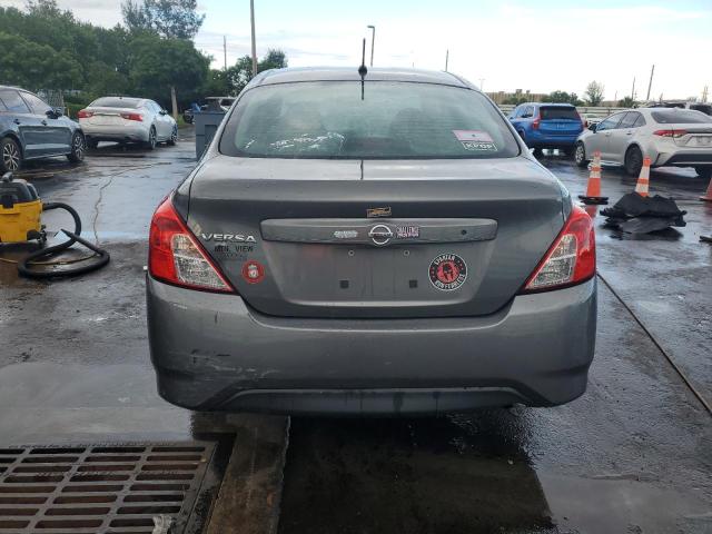 3N1CN7AP2GL879293 - 2016 NISSAN VERSA S 灰色 照片 6