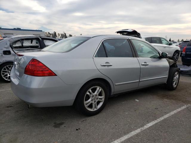 1HGCM56747A028697 - 2007 HONDA ACCORD EX SILVER photo 3