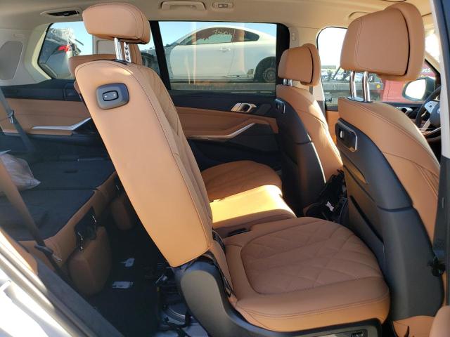 5UX23EM05S9X32077 - 2025 BMW X7 XDRIVE40I WHITE photo 11