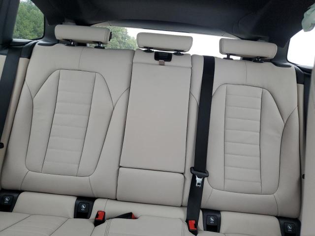 5UXTR9C56KLD97554 - 2019 BMW X3 XDRIVE30I WHITE photo 10