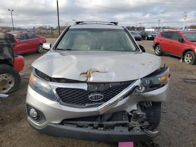 5XYKT3A66DG418325 - 2013 KIA SORENTO LX SILVER photo 5