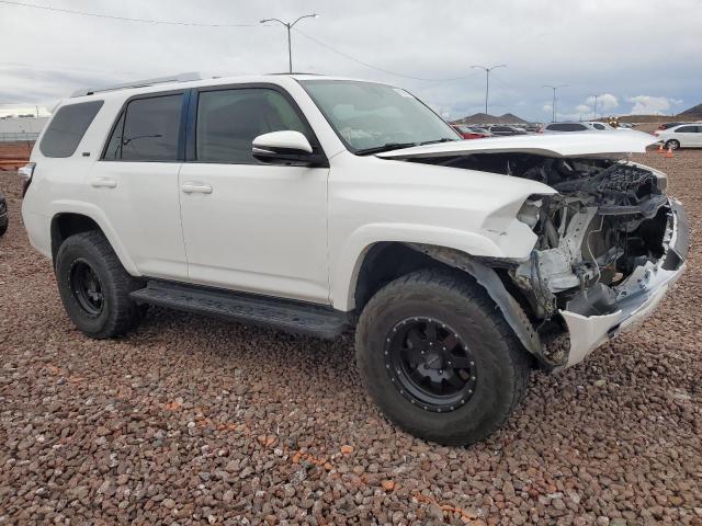 JTEBU5JR8J5542115 - 2018 TOYOTA 4RUNNER SR5/SR5 PREMIUM თეთრი ფოტო 4