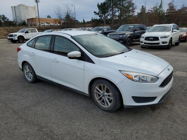 1FADP3F29HL346135 - 2017 FORD FOCUS SE WHITE photo 4