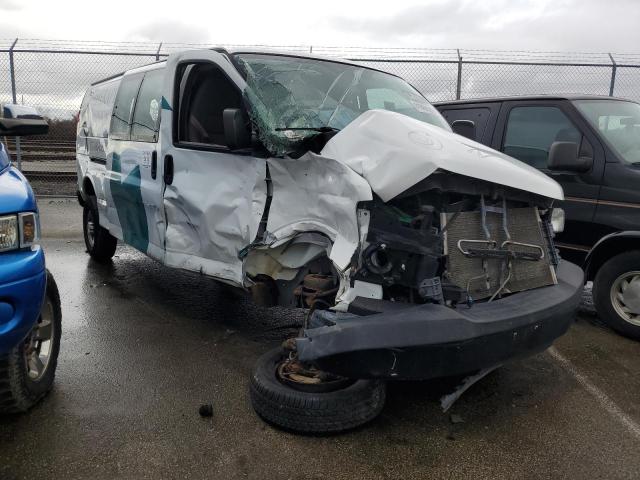 1GCWGGCF4F1126394 - 2015 CHEVROLET EXPRESS G2 WHITE photo 4