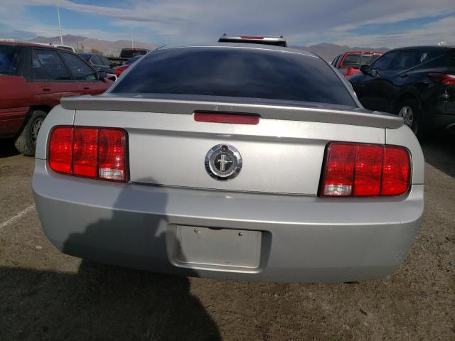 1ZVHT80N785196678 - 2008 FORD MUSTANG SILVER photo 6