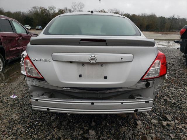 3N1CN7AP0JL888033 - 2018 NISSAN VERSA S SILVER photo 6