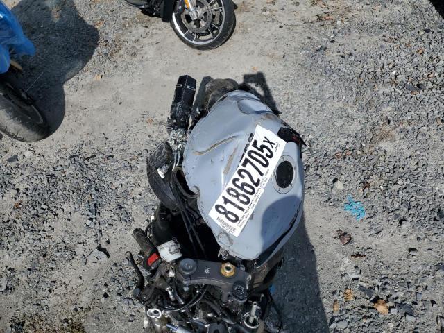 JS1GN7FA3P7100520 - 2023 SUZUKI GSX-R600 GRAY photo 5