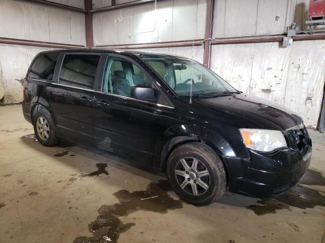 2A4RR2D18AR391475 - 2010 CHRYSLER TOWN & COU LX BLACK photo 4