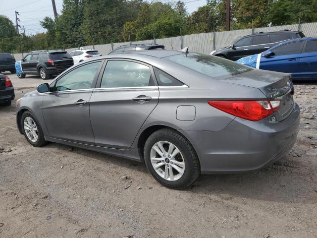 5NPEB4AC2BH112076 - 2011 HYUNDAI SONATA GLS GRAY photo 2