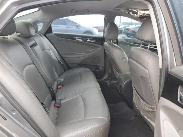 5NPEC4AC5DH566497 - 2013 HYUNDAI SONATA SE SILVER photo 10