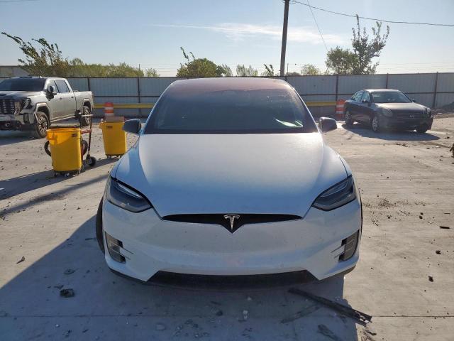 5YJXCAE26HF034284 - 2017 TESLA MODEL X WHITE photo 5