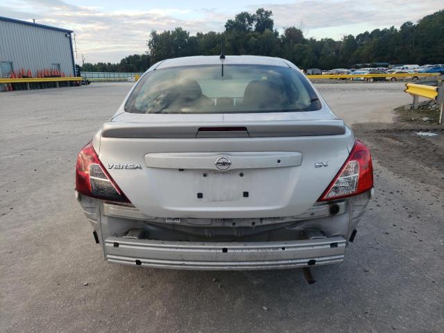 3N1CN7APXKL866140 - 2019 NISSAN VERSA S Gümüş foto 6