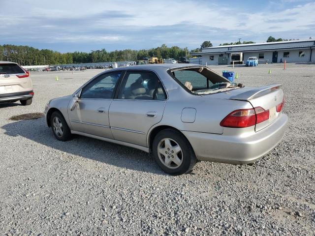 1HGCG1650XA022913 - 1999 HONDA ACCORD EX SILVER photo 2