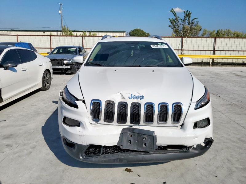 1C4PJLCB5JD560715 - 2018 JEEP CHEROKEE LATITUDE WHITE photo 5