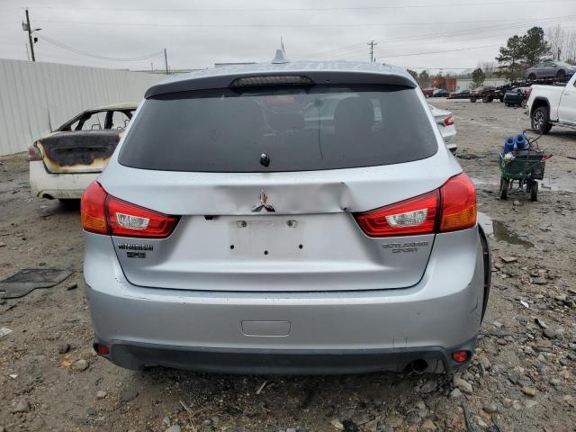 JA4AP3AU0HZ033844 - 2017 MITSUBISHI OUTLANDER ES SILVER photo 6