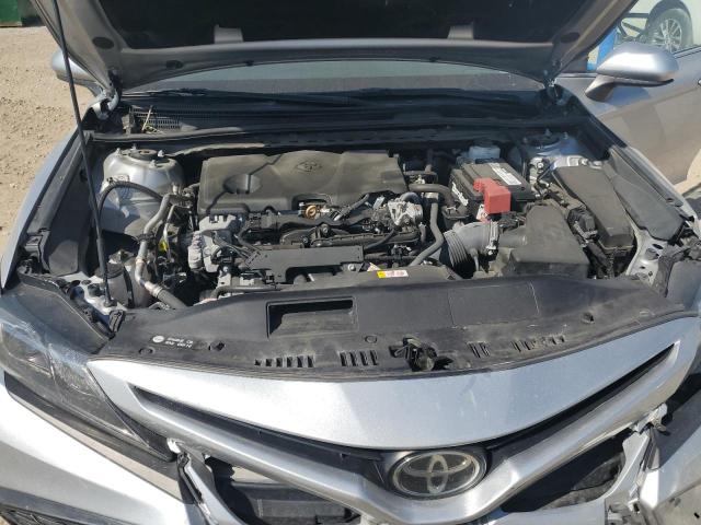 4T1G11AKXMU561057 - 2021 TOYOTA CAMRY SE 银色 照片 11