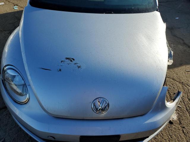 3VWJP7AT1CM613454 - 2012 VOLKSWAGEN BEETLE SILVER photo 11