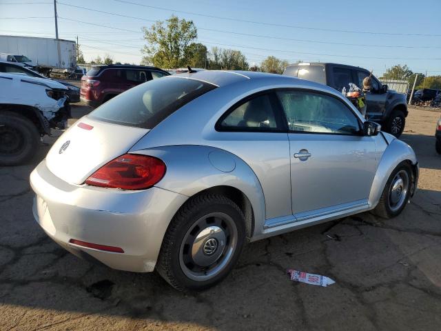 3VWJP7AT1CM613454 - 2012 VOLKSWAGEN BEETLE SILVER photo 3