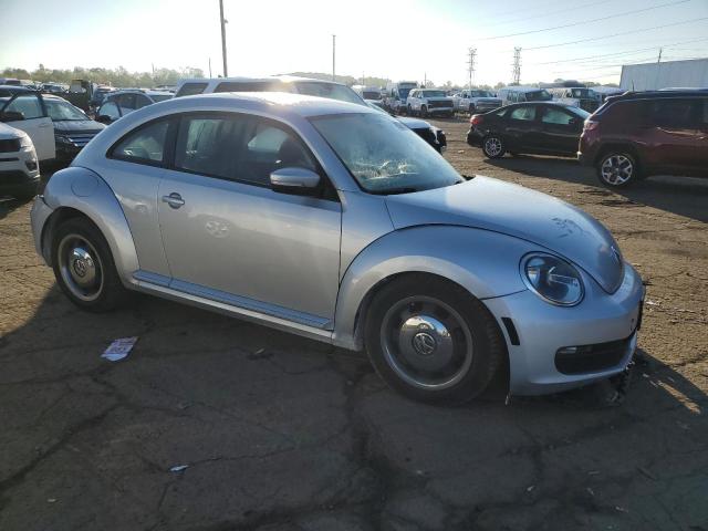 3VWJP7AT1CM613454 - 2012 VOLKSWAGEN BEETLE SILVER photo 4