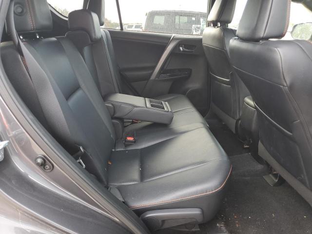 2T3JFREV0HW584922 - 2017 TOYOTA RAV4 SE Gris foto 11