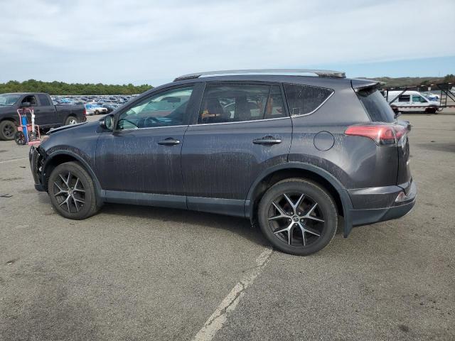 2T3JFREV0HW584922 - 2017 TOYOTA RAV4 SE Gris foto 2