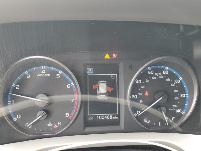 2T3BFREV0HW604266 - 2017 TOYOTA RAV4 LE 银色 照片 9