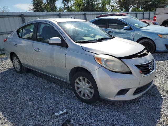 3N1CN7AP2CL812896 - 2012 NISSAN VERSA S Серебристый фото 4