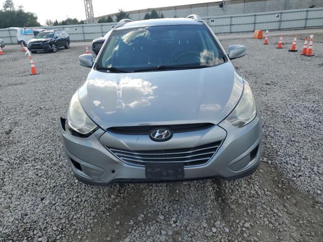 KM8JU3AC9BU169296 - 2011 HYUNDAI TUCSON GLS ნაცრისფერი ფოტო 5