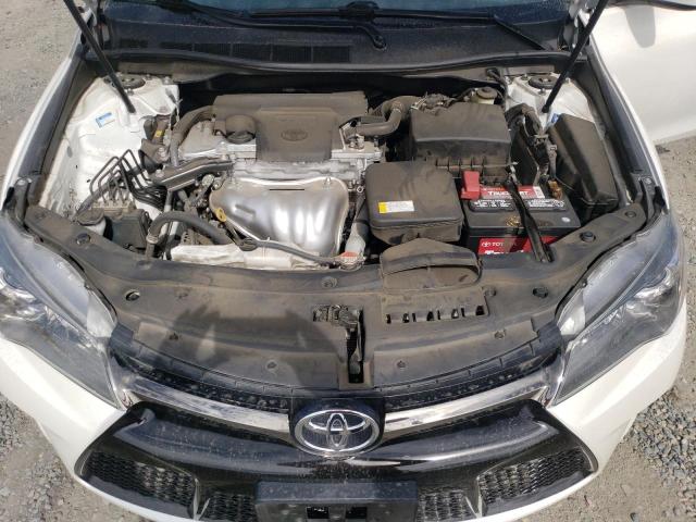 4T1BF1FK4GU187666 - 2016 TOYOTA CAMRY LE WHITE photo 11