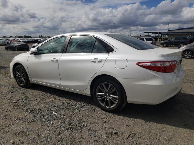 4T1BF1FK4GU187666 - 2016 TOYOTA CAMRY LE WHITE photo 2