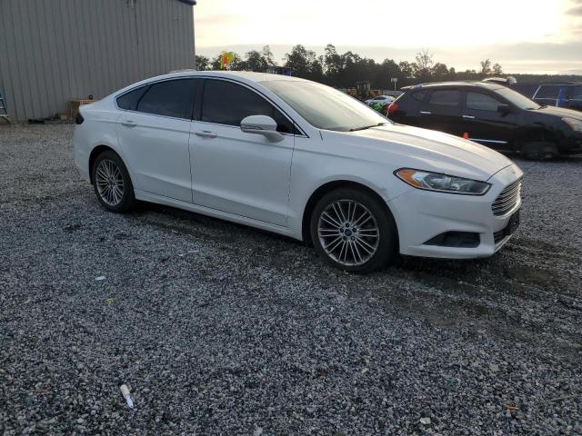 1FA6P0HD8F5115167 - 2015 FORD FUSION SE WHITE photo 4