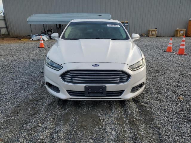 1FA6P0HD8F5115167 - 2015 FORD FUSION SE WHITE photo 5