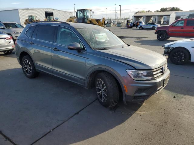 3VV3B7AX1LM087115 - 2020 VOLKSWAGEN TIGUAN SE Графитовый фото 4