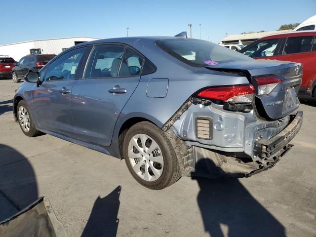 5YFEPMAE6MP221987 - 2021 TOYOTA COROLLA LE GRAY photo 2